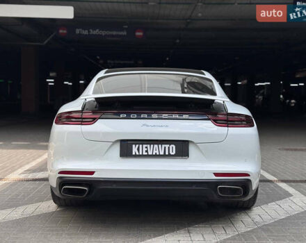 Білий Порше Panamera, об'ємом двигуна 3 л та пробігом 49 тис. км за 56000 $, фото 7 на Automoto.ua