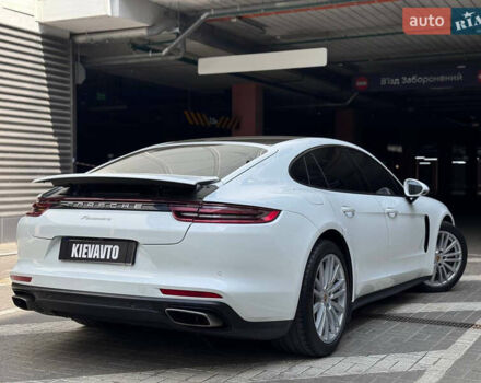 Білий Порше Panamera, об'ємом двигуна 3 л та пробігом 49 тис. км за 58000 $, фото 9 на Automoto.ua
