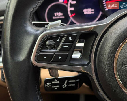 Білий Порше Panamera, об'ємом двигуна 3 л та пробігом 49 тис. км за 58000 $, фото 25 на Automoto.ua