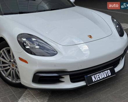 Білий Порше Panamera, об'ємом двигуна 3 л та пробігом 49 тис. км за 58000 $, фото 14 на Automoto.ua