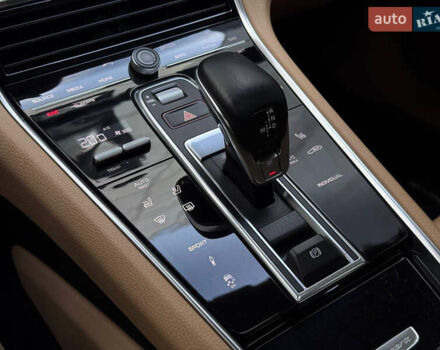 Білий Порше Panamera, об'ємом двигуна 3 л та пробігом 49 тис. км за 58000 $, фото 29 на Automoto.ua