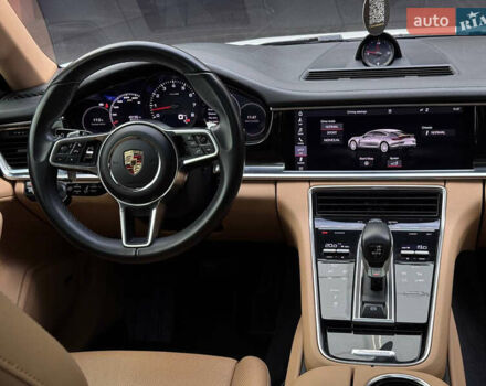 Білий Порше Panamera, об'ємом двигуна 3 л та пробігом 49 тис. км за 58000 $, фото 37 на Automoto.ua
