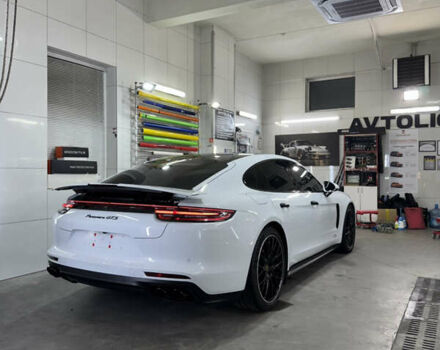Белый Порше Панамера, объемом двигателя 4 л и пробегом 47 тыс. км за 89900 $, фото 6 на Automoto.ua