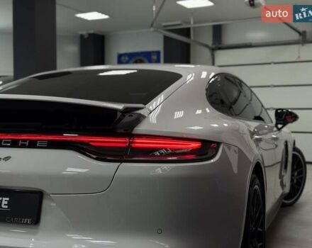 Белый Порше Панамера, объемом двигателя 2.89 л и пробегом 59 тыс. км за 99500 $, фото 21 на Automoto.ua