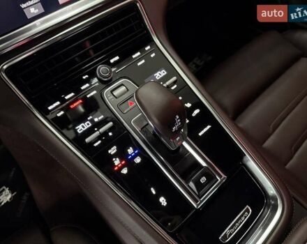 Белый Порше Панамера, объемом двигателя 2.89 л и пробегом 59 тыс. км за 99500 $, фото 45 на Automoto.ua