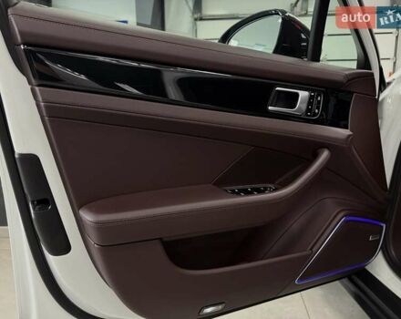 Белый Порше Панамера, объемом двигателя 2.89 л и пробегом 59 тыс. км за 99500 $, фото 54 на Automoto.ua