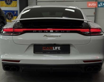 Белый Порше Панамера, объемом двигателя 2.89 л и пробегом 59 тыс. км за 99500 $, фото 26 на Automoto.ua