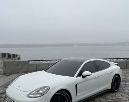 Білий Порше Panamera, об'ємом двигуна 2.89 л та пробігом 26 тис. км за 105000 $, фото 2 на Automoto.ua