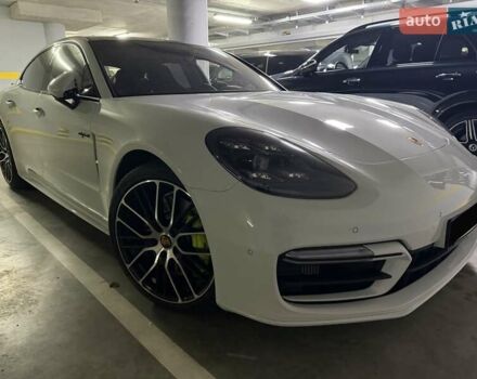 Белый Порше Панамера, объемом двигателя 3 л и пробегом 20 тыс. км за 119500 $, фото 1 на Automoto.ua