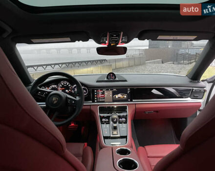 Білий Порше Panamera, об'ємом двигуна 2.89 л та пробігом 26 тис. км за 105000 $, фото 6 на Automoto.ua