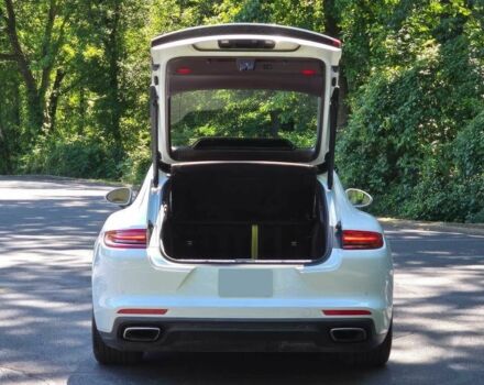 Білий Порше Panamera, об'ємом двигуна 3 л та пробігом 57 тис. км за 30000 $, фото 8 на Automoto.ua