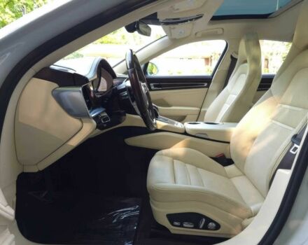 Білий Порше Panamera, об'ємом двигуна 3 л та пробігом 57 тис. км за 30000 $, фото 10 на Automoto.ua