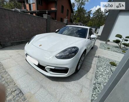 Білий Порше Panamera, об'ємом двигуна 3 л та пробігом 37 тис. км за 122500 $, фото 2 на Automoto.ua