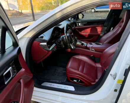 Белый Порше Панамера, объемом двигателя 2.89 л и пробегом 91 тыс. км за 65000 $, фото 17 на Automoto.ua