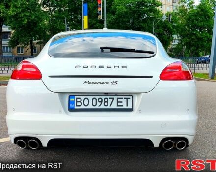 Білий Порше Panamera, об'ємом двигуна 4.8 л та пробігом 208 тис. км за 21000 $, фото 1 на Automoto.ua
