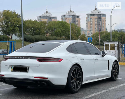 Білий Порше Panamera, об'ємом двигуна 3 л та пробігом 76 тис. км за 66000 $, фото 10 на Automoto.ua