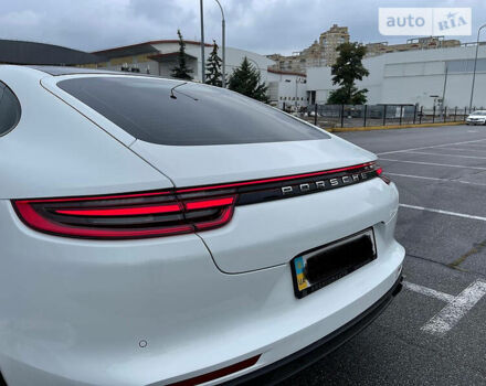 Білий Порше Panamera, об'ємом двигуна 3 л та пробігом 76 тис. км за 66000 $, фото 4 на Automoto.ua