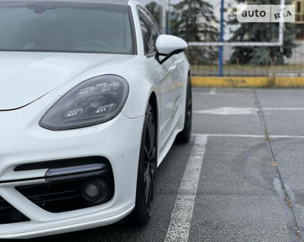 Білий Порше Panamera, об'ємом двигуна 3 л та пробігом 76 тис. км за 66000 $, фото 1 на Automoto.ua