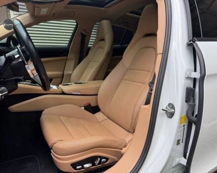 Белый Порше Панамера, объемом двигателя 3 л и пробегом 49 тыс. км за 56000 $, фото 8 на Automoto.ua