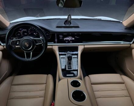 Белый Порше Панамера, объемом двигателя 3 л и пробегом 49 тыс. км за 56000 $, фото 3 на Automoto.ua