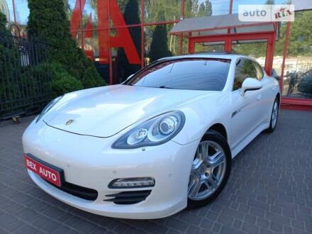 Білий Порше Panamera, об'ємом двигуна 3 л та пробігом 156 тис. км за 28500 $, фото 1 на Automoto.ua