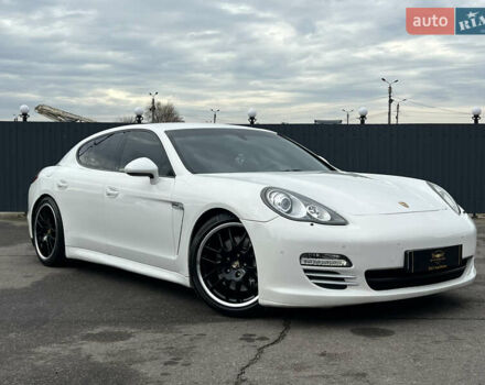 Білий Порше Panamera, об'ємом двигуна 4.81 л та пробігом 168 тис. км за 21900 $, фото 1 на Automoto.ua