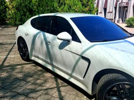 Білий Порше Panamera, об'ємом двигуна 4.8 л та пробігом 177 тис. км за 30000 $, фото 1 на Automoto.ua