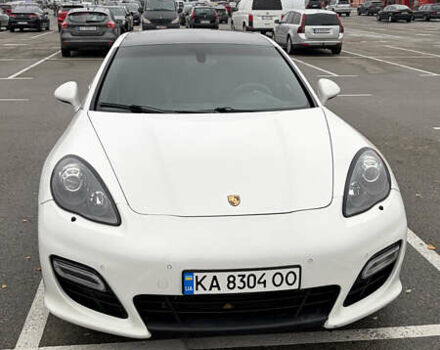 Белый Порше Панамера, объемом двигателя 4.81 л и пробегом 105 тыс. км за 25000 $, фото 1 на Automoto.ua