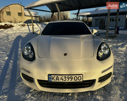 Белый Порше Панамера, объемом двигателя 3.61 л и пробегом 69 тыс. км за 27000 $, фото 1 на Automoto.ua