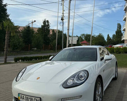 Білий Порше Panamera, об'ємом двигуна 3 л та пробігом 65 тис. км за 54000 $, фото 1 на Automoto.ua