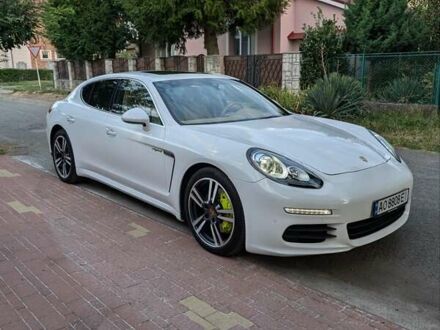 Білий Порше Panamera, об'ємом двигуна 3 л та пробігом 136 тис. км за 30000 $, фото 1 на Automoto.ua