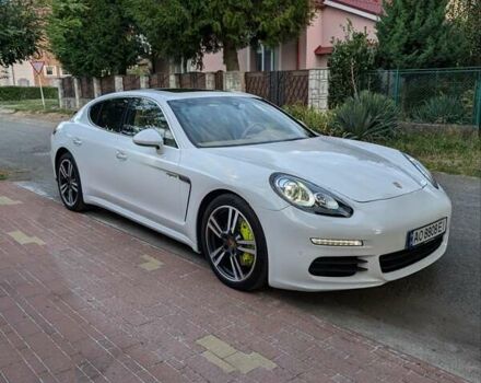 Білий Порше Panamera, об'ємом двигуна 3 л та пробігом 136 тис. км за 30000 $, фото 1 на Automoto.ua