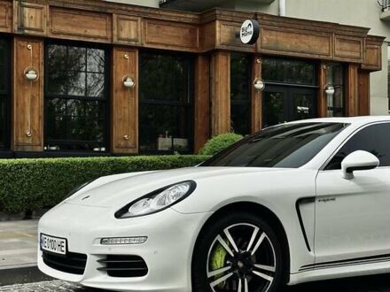 Білий Порше Panamera, об'ємом двигуна 3 л та пробігом 81 тис. км за 38500 $, фото 1 на Automoto.ua