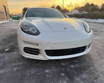 Белый Порше Панамера, объемом двигателя 3 л и пробегом 74 тыс. км за 7000 $, фото 1 на Automoto.ua