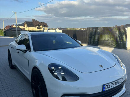 Білий Порше Panamera, об'ємом двигуна 3 л та пробігом 96 тис. км за 42500 $, фото 1 на Automoto.ua