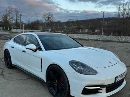 Белый Порше Панамера, объемом двигателя 3 л и пробегом 110 тыс. км за 45000 $, фото 1 на Automoto.ua