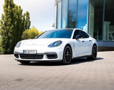 Білий Порше Panamera, об'ємом двигуна 3 л та пробігом 1 тис. км за 55000 $, фото 1 на Automoto.ua