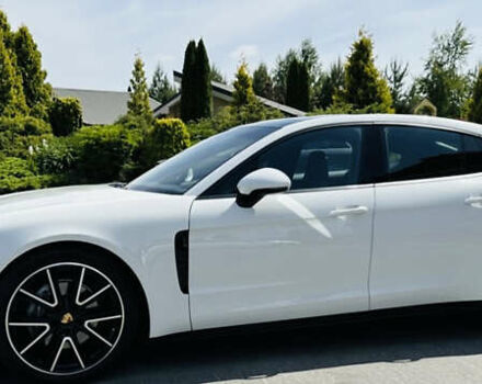 Белый Порше Панамера, объемом двигателя 3 л и пробегом 101 тыс. км за 48999 $, фото 1 на Automoto.ua