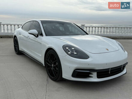 Білий Порше Panamera, об'ємом двигуна 3 л та пробігом 122 тис. км за 51000 $, фото 1 на Automoto.ua