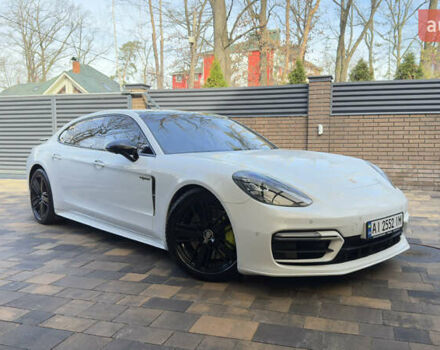 Белый Порше Панамера, объемом двигателя 2.89 л и пробегом 47 тыс. км за 109000 $, фото 1 на Automoto.ua