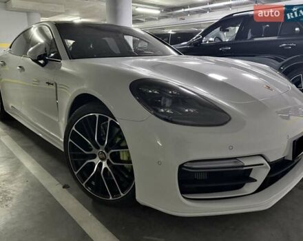 Белый Порше Панамера, объемом двигателя 3 л и пробегом 20 тыс. км за 119500 $, фото 1 на Automoto.ua