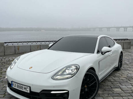 Белый Порше Панамера, объемом двигателя 2.89 л и пробегом 26 тыс. км за 105000 $, фото 1 на Automoto.ua