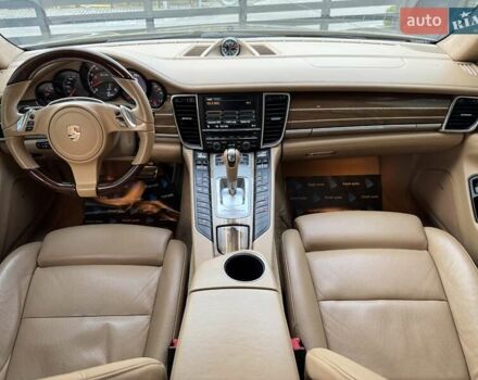 Порше Панамера 2011 в Ровно на Automoto.ua Бежевый Порше Панамера, объемом двигателя 4.8 л и пробегом 147 тыс. км за 22700 $, фото 3 на Automoto.ua