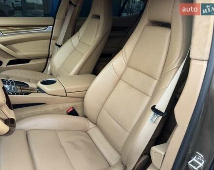 Порше Панамера 2011 в Ровно на Automoto.ua Бежевый Порше Панамера, объемом двигателя 4.8 л и пробегом 147 тыс. км за 22700 $, фото 19 на Automoto.ua