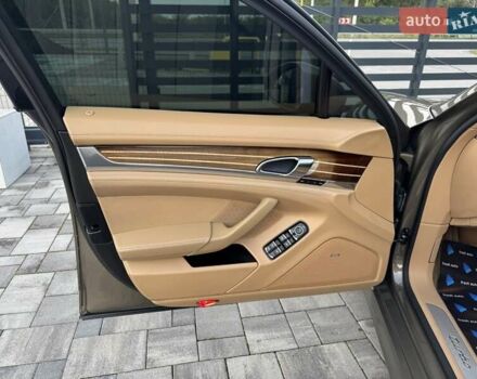 Порше Панамера 2011 в Ровно на Automoto.ua Бежевый Порше Панамера, объемом двигателя 4.8 л и пробегом 147 тыс. км за 22700 $, фото 13 на Automoto.ua