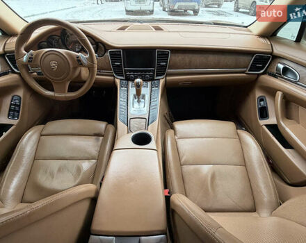 Бежевий Порше Panamera, об'ємом двигуна 3.61 л та пробігом 310 тис. км за 14000 $, фото 26 на Automoto.ua