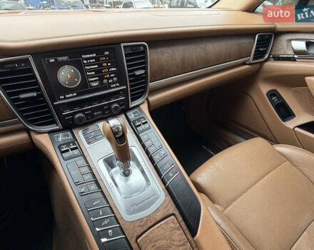 Бежевий Порше Panamera, об'ємом двигуна 3.61 л та пробігом 310 тис. км за 14000 $, фото 32 на Automoto.ua