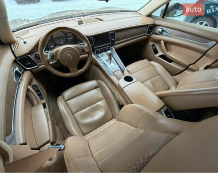 Бежевий Порше Panamera, об'ємом двигуна 3.61 л та пробігом 310 тис. км за 14000 $, фото 21 на Automoto.ua