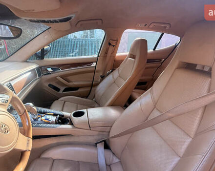 Черный Порше Панамера, объемом двигателя 4.8 л и пробегом 153 тыс. км за 16500 $, фото 12 на Automoto.ua