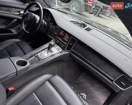 Черный Порше Панамера, объемом двигателя 4.81 л и пробегом 133 тыс. км за 15900 $, фото 16 на Automoto.ua